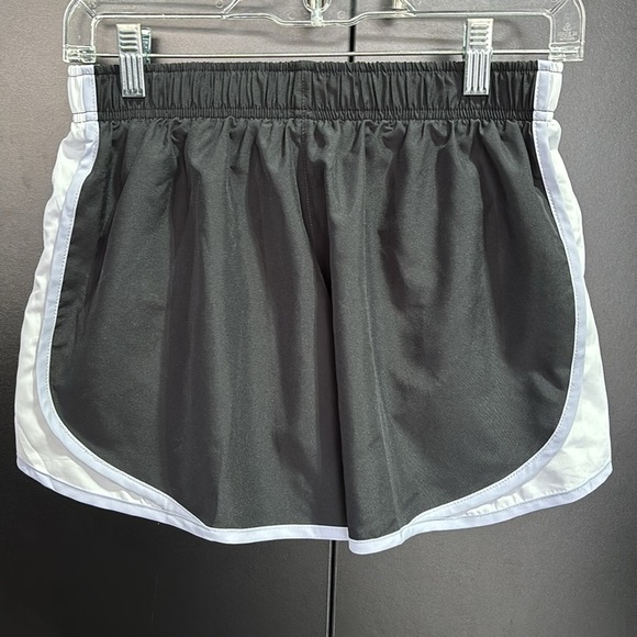 Nike Dri-Fit Running panty lined, elastic drawstring waist,lavender trim panels - Picture 3 of 7